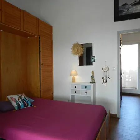 Apartment 2 Pieces 4 Pers Avec Parking Et Espace Exterieur Au Lavandou - Fr-1-251-792