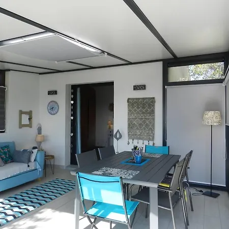 Apartment 2 Pieces 4 Pers Avec Parking Et Espace Exterieur Au Lavandou - Fr-1-251-792 Le Lavandou